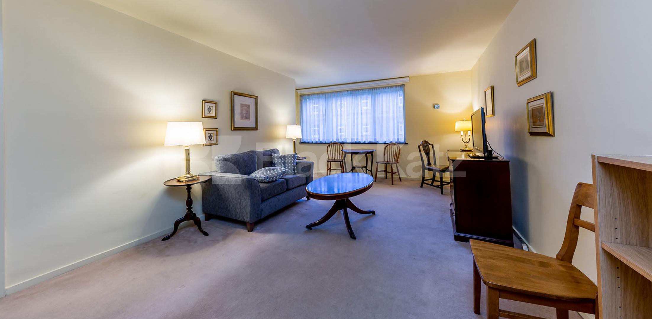 Fantastic studio loacted within a stones throw to Regents Park Cumberland Terrace Mews, Regents Park 